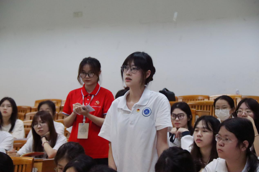 公司回答问题.png